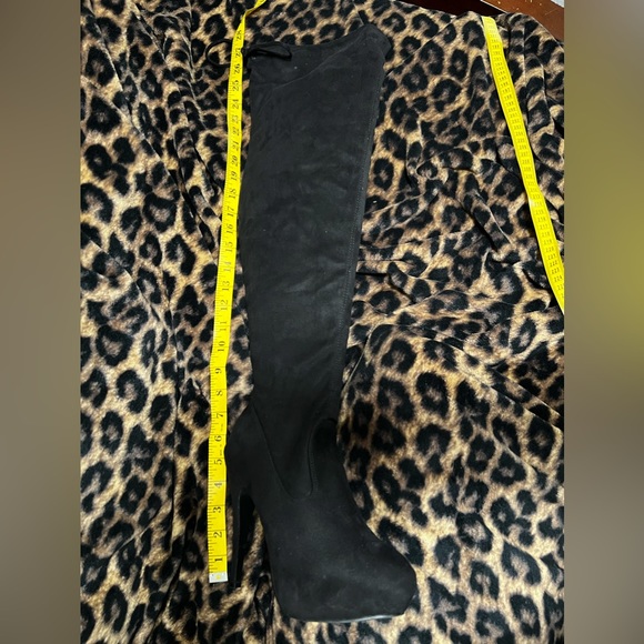 Boots - Picture 5 of 10